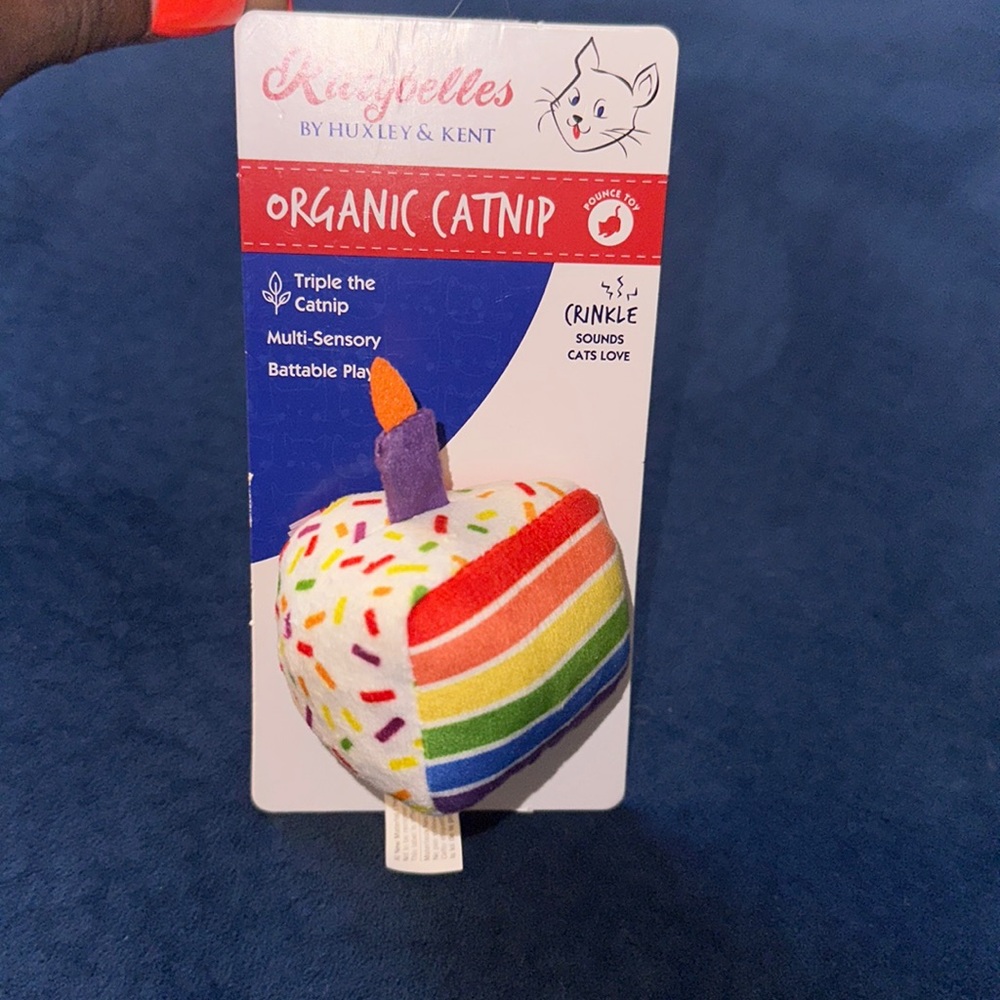 Kittybelles Funfetti Cake Cat Toy